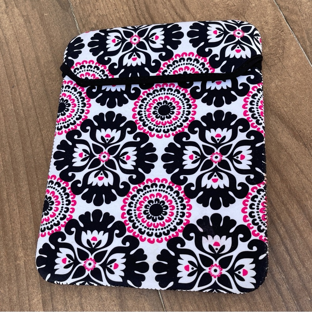 31 Thirty One Bags Scuba Tote Tablet Ipad Kindle Nook Case Black White Pink